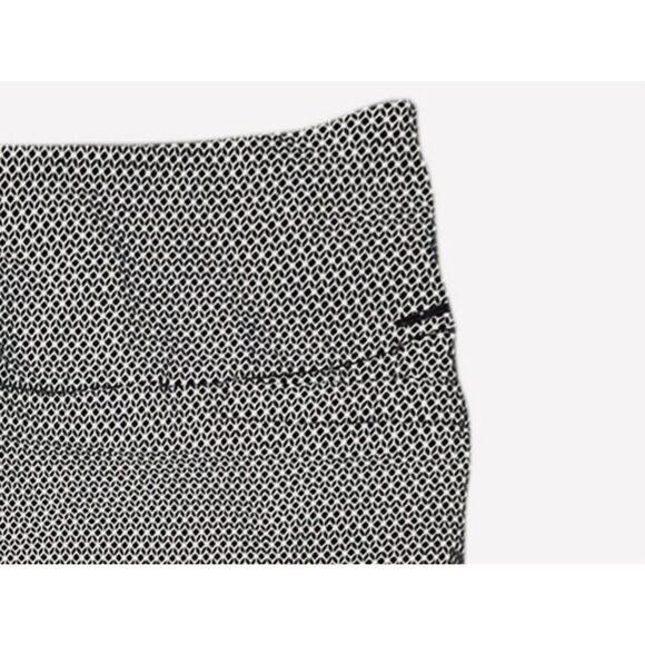 S.C.&Co. Geometric Print Black White Skort Size Large Athletic Stretch Pull-On - Picture 3 of 7